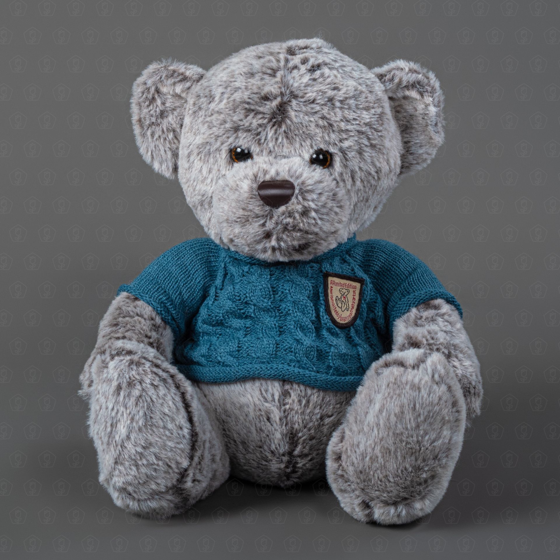 Мягкая игрушка "Мишка серый в кофте" 25 см.